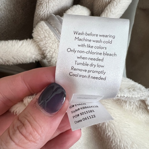 Koolaburra by Ugg wrap robe with collar & pockets, size small, super soft! - Picture 5 of 9